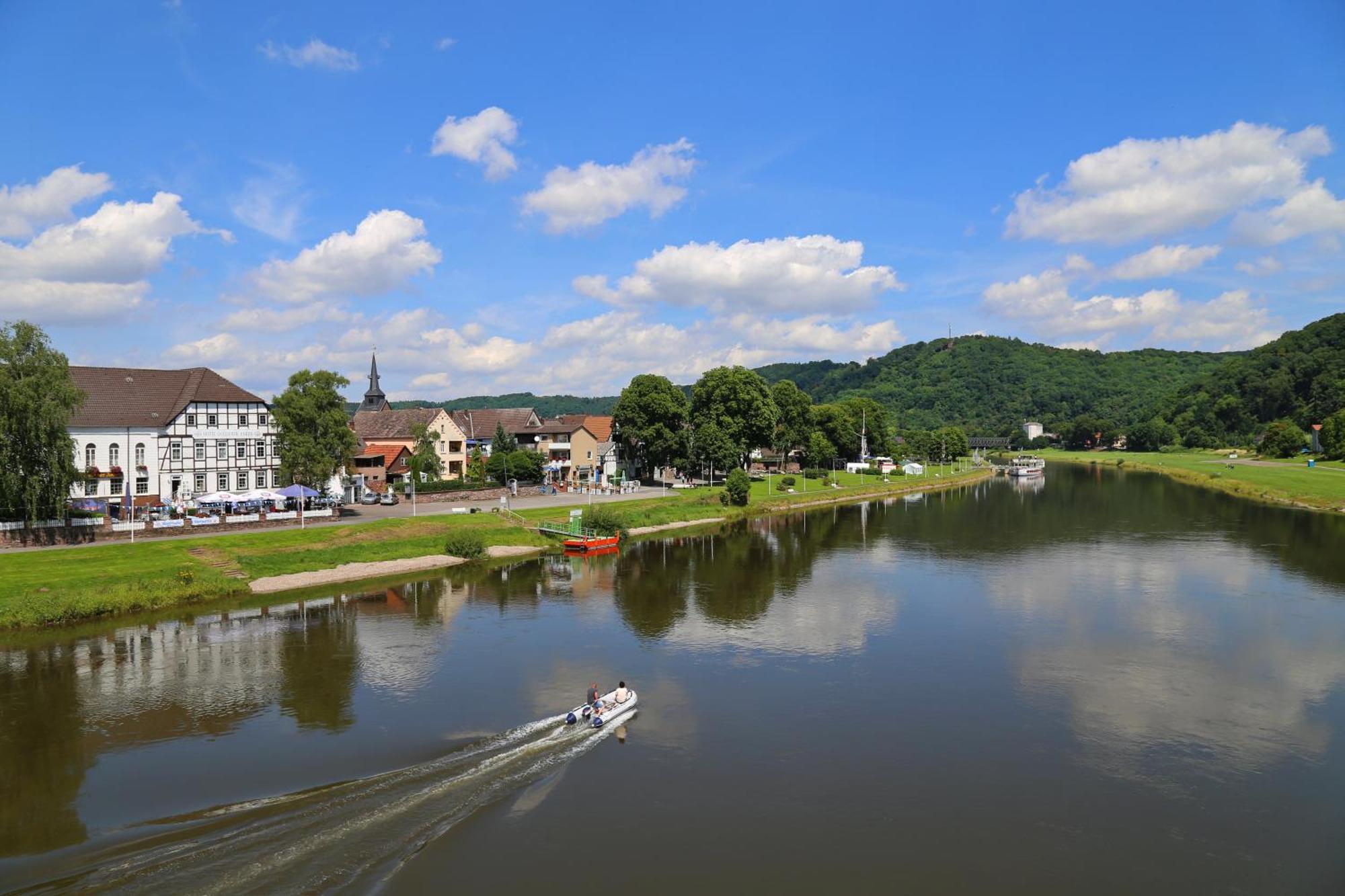 Ferienwohnungen Am Weserstrand Bodenwerder Exterior photo